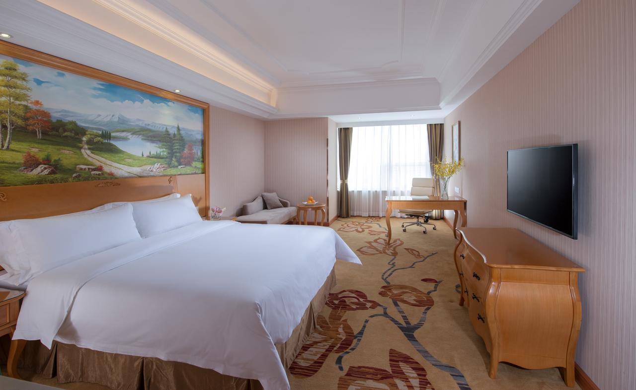 Vienna International Hotel Shanghai Hengshan Road エクステリア 写真